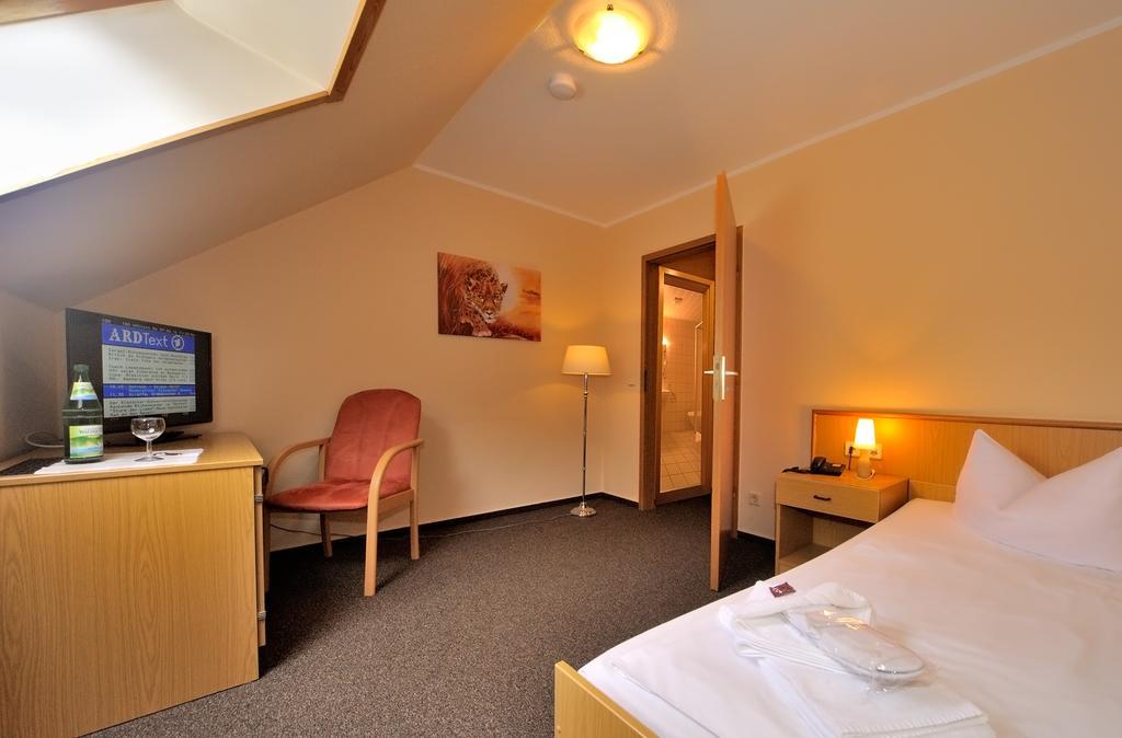 Waldhotel Bad Bibra Bagian luar foto