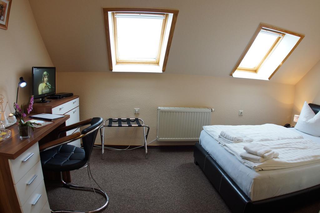 Waldhotel Bad Bibra Bagian luar foto
